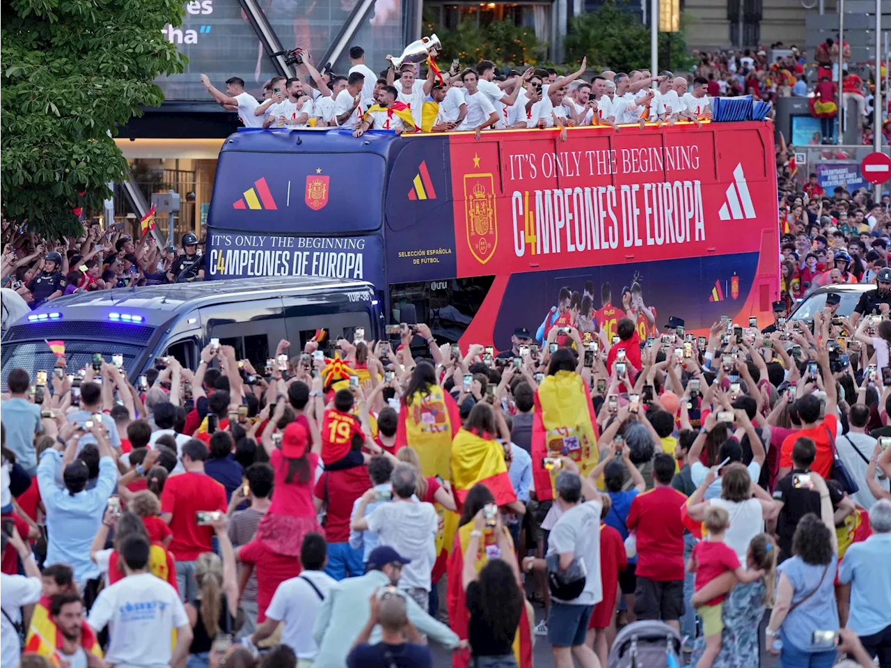 Fußball-EM: Spanien feiert Team nach Rückkehr