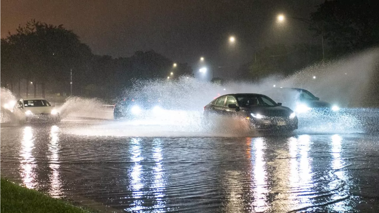 Storms across the Midwest spawn tornadoes, kill 1 and leave 460k without power