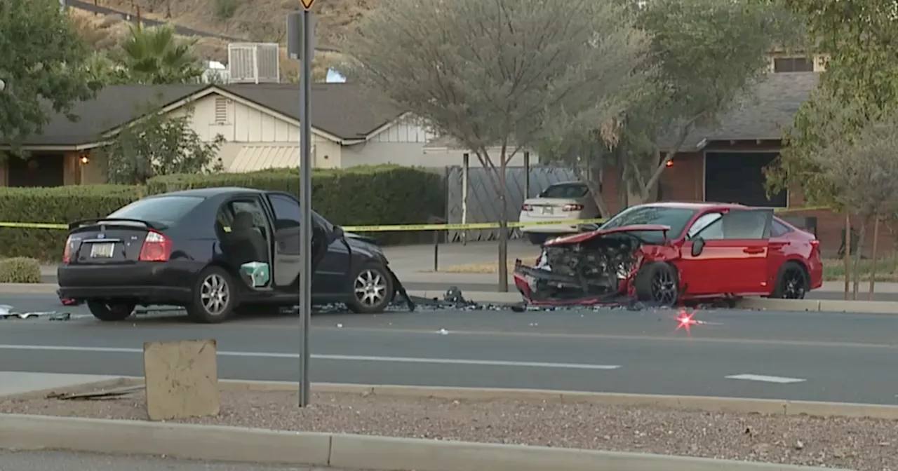 Phoenix police investigating two deadly crashes early Wednesday morning