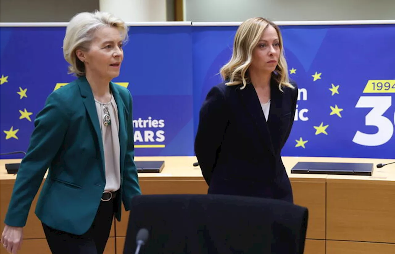 Von der Leyen verso il bis aspetta un segnale da Meloni, la Sinistra europea chiede il rinvio del voto