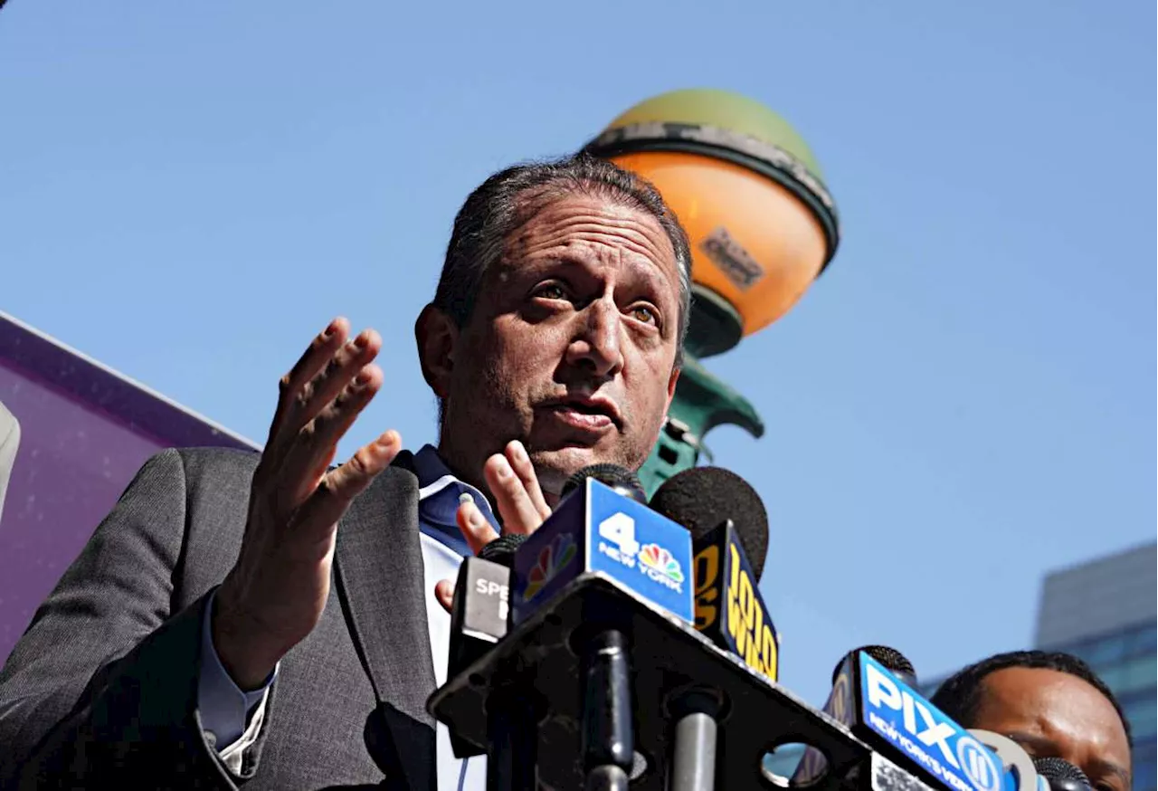 City Comptroller Lander assembles legal team to challenge Hochul's congestion pricing pause