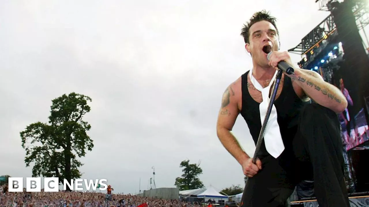 Robbie Williams bares his soul in support of Hertfordshire artist