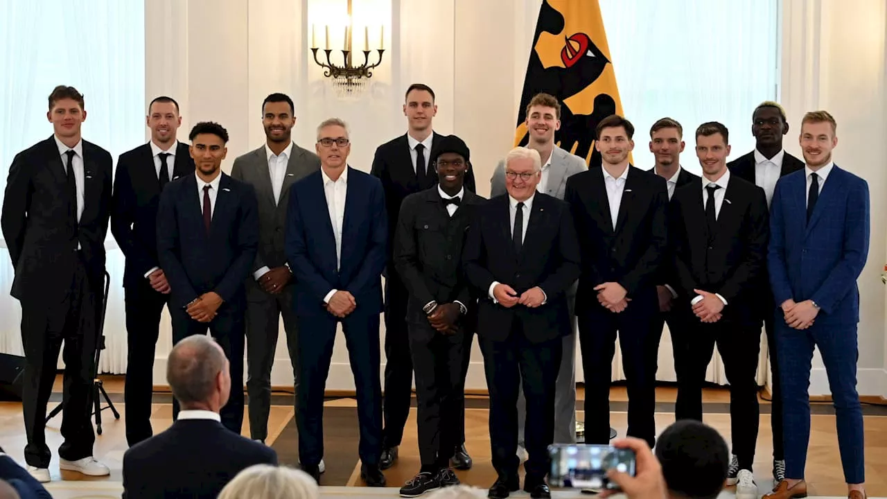 DBB-Stars beim Bundespräsidenten: Steinmeier ehrt Basketball-Weltmeister!