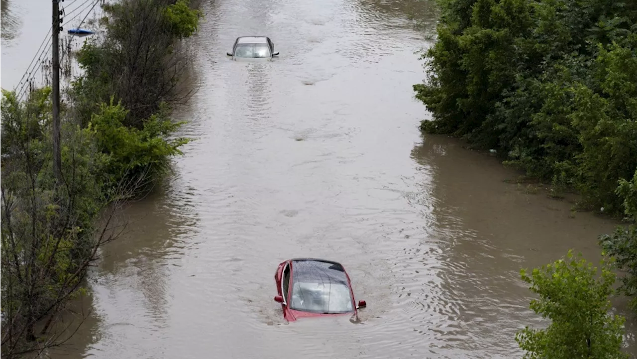 Extreme weather hit profits at over half of Canadian businesses: survey