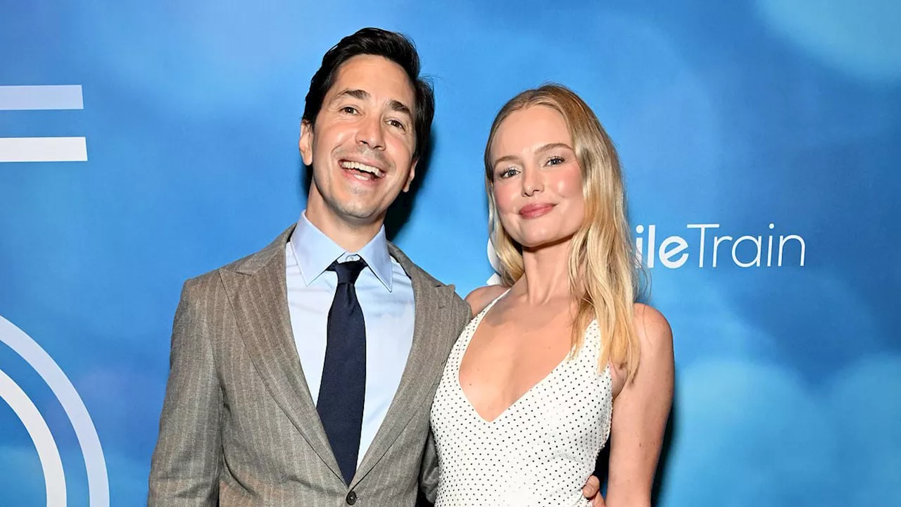 Justin Long accidentally soiled the bed with Kate Bosworth by his side