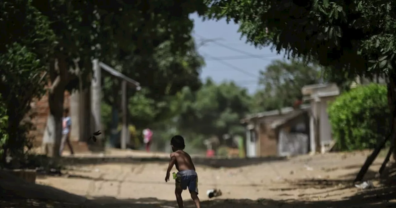 La pobreza monetaria disminuye en Colombia y se ubica en el 33 % en 2023