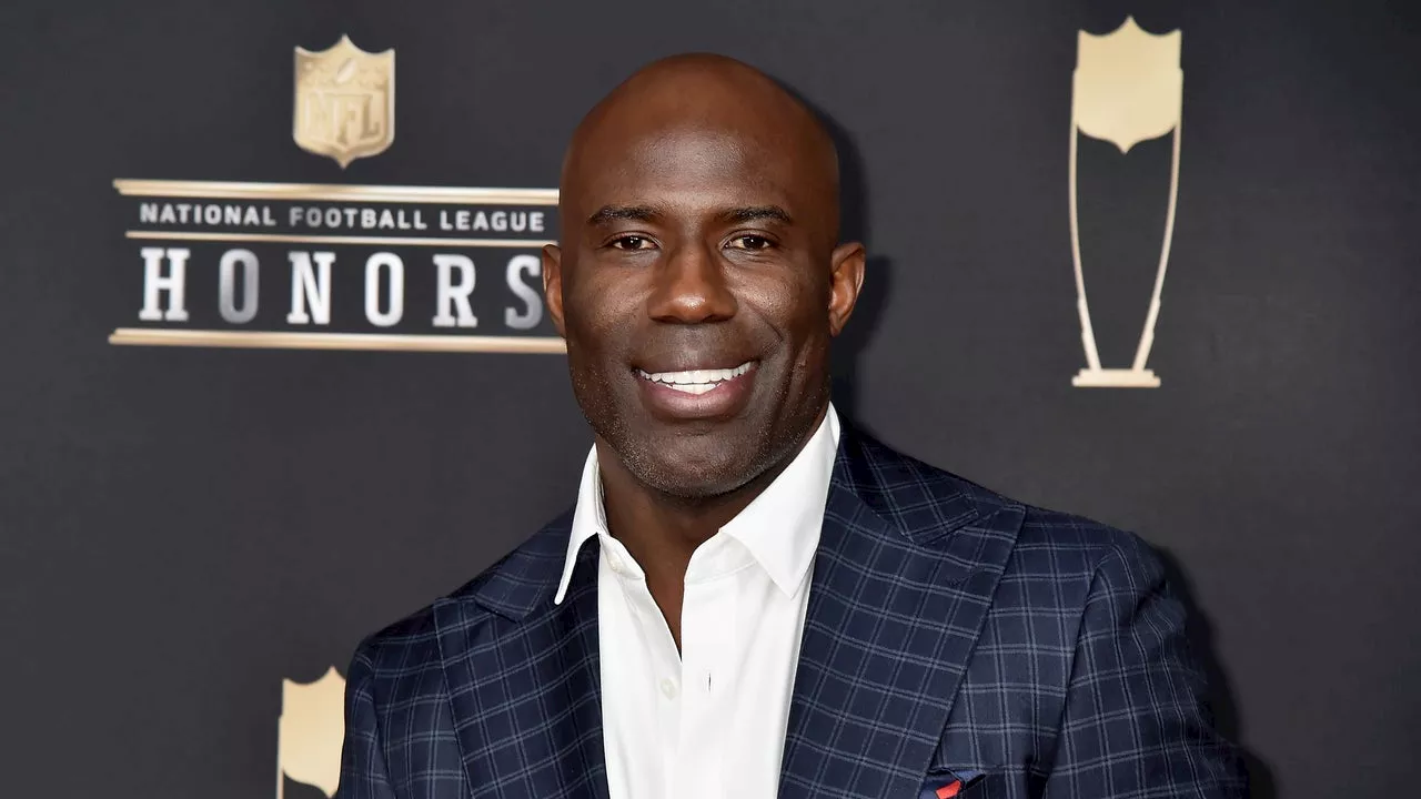 Denver Broncos Hall of Famer Terrell Davis 'In Shock' After Being Handcuffed on Flight