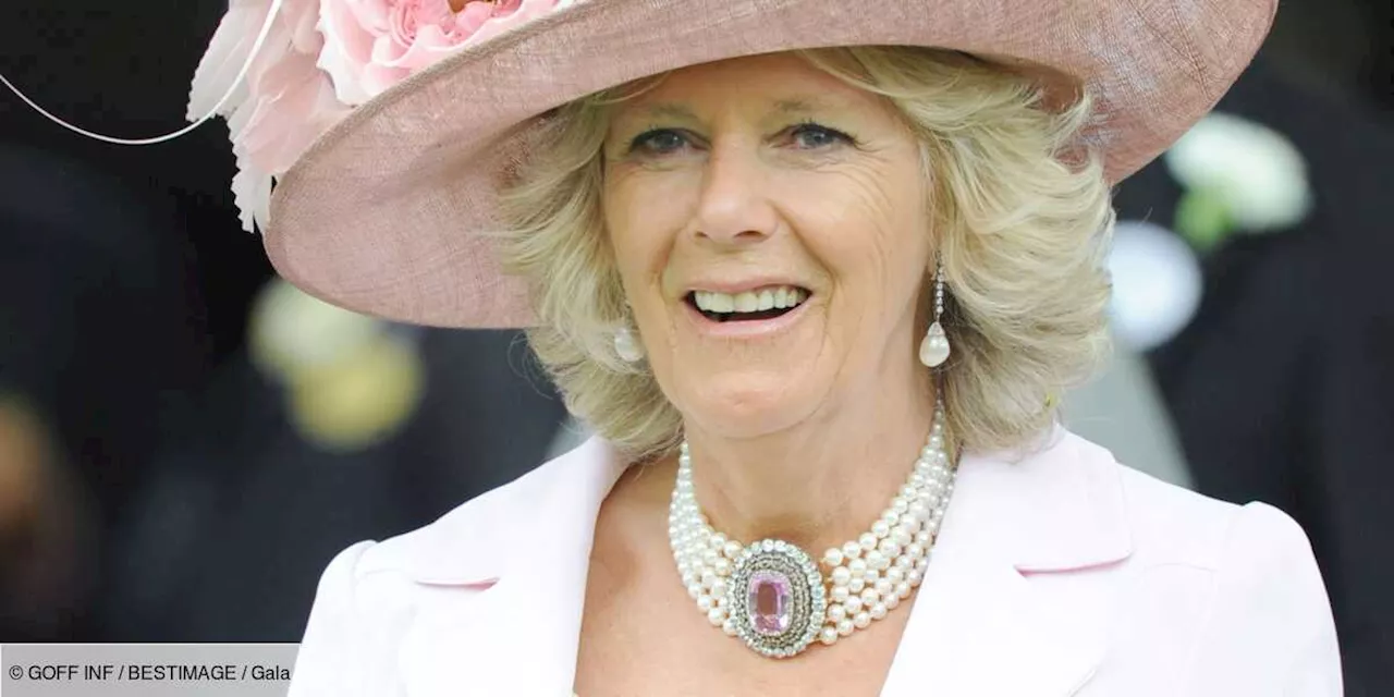 – La reine Camilla raffole des colliers de perles : découvrez son incroyable collection