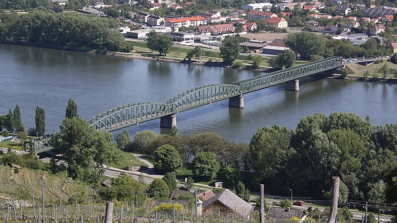  'Viele Hürden' – bekannte Donaubrücke wird gesperrt