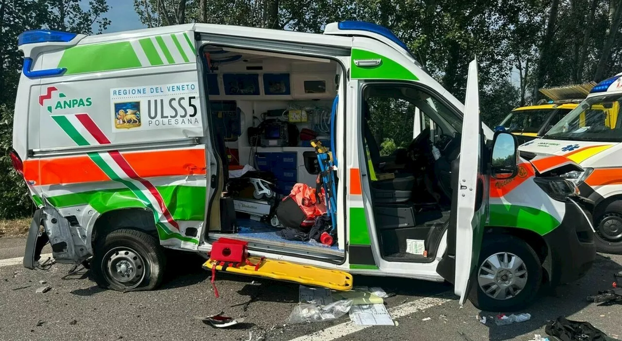 Ambulanza travolta da un'auto in provincia di Rovigo: feriti sei operatori, due sono gravi