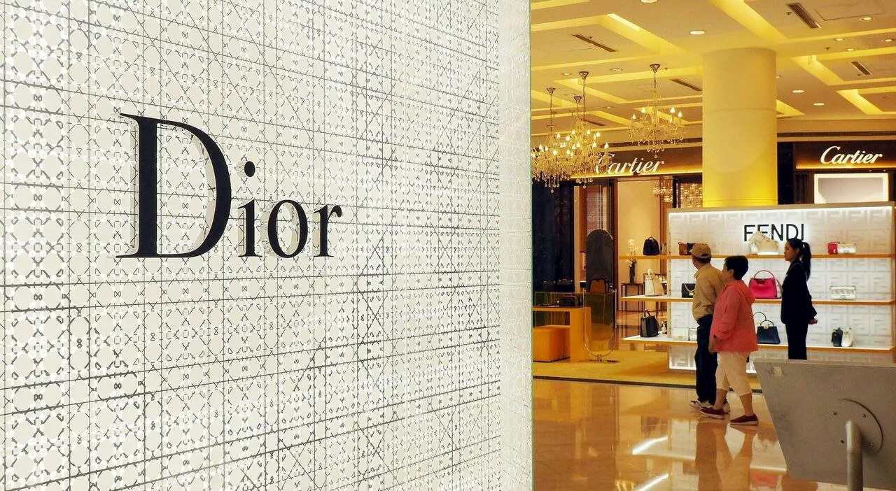 Dior e Armani nel mirino dell'Antitrust: si indaga su manodopera a basso costo e sfruttamento dei lavoratori