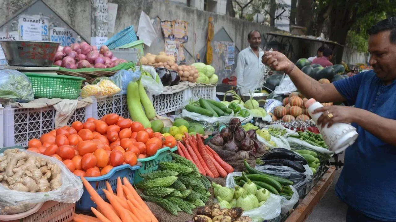 Tomato Price Hike: सब्जियों के बढ़ते दाम पर लगा ब्रेक, दिल्ली में अब इतने रुपये किलो बिक रहा टमाटर