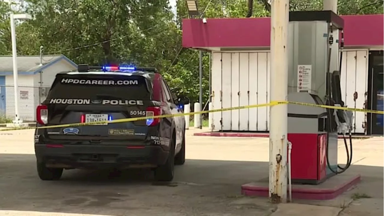 Gas station clerk killed during robbery in southeast Houston