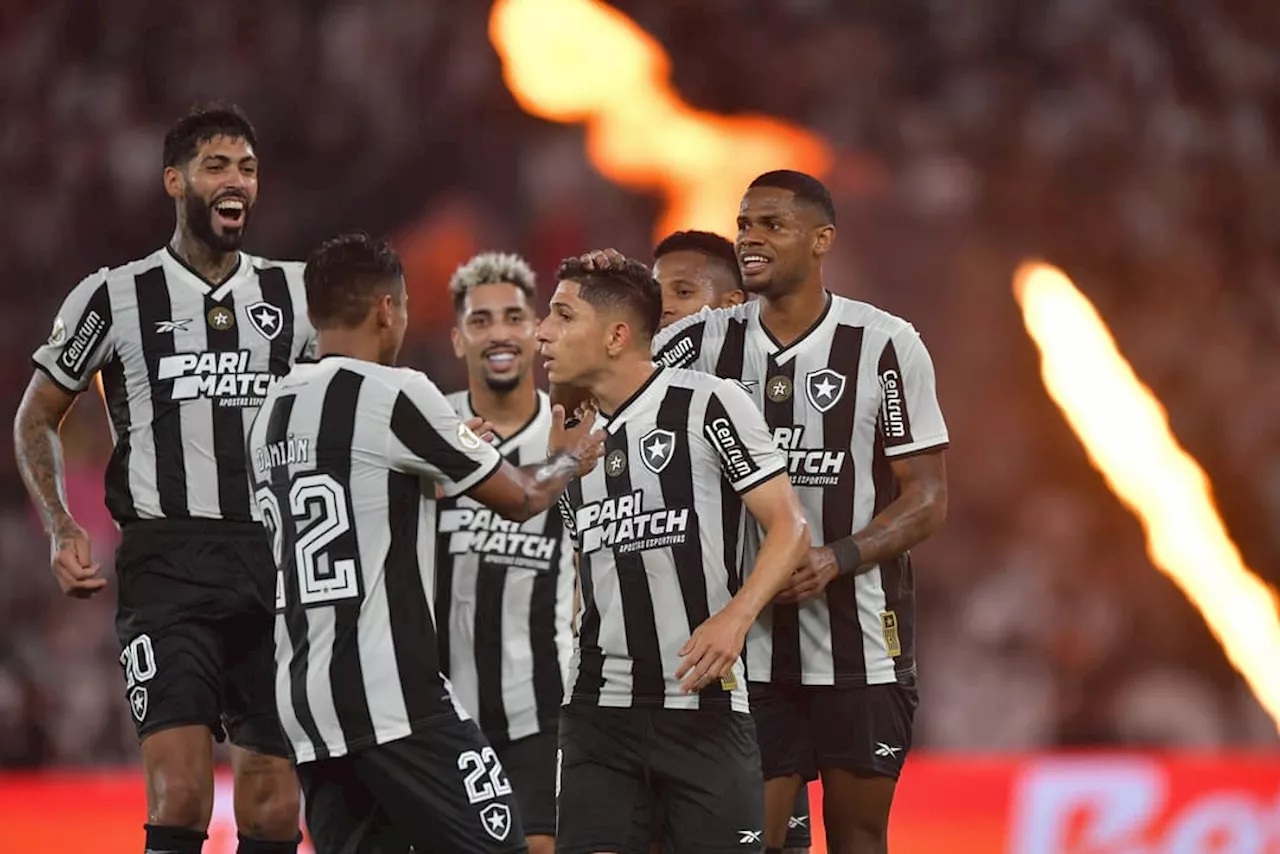 Botafogo x Palmeiras: em clima de decisão, alvinegros lotam Nilton Santos e prometem festa surpresa