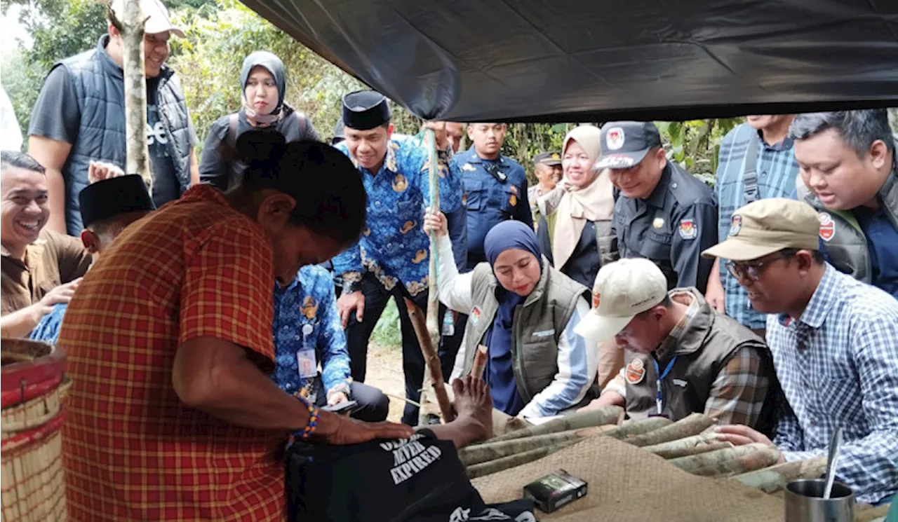 Jelang Pilkada 2024, KPU Lakukan Coklit ke Suku Anak Dalam