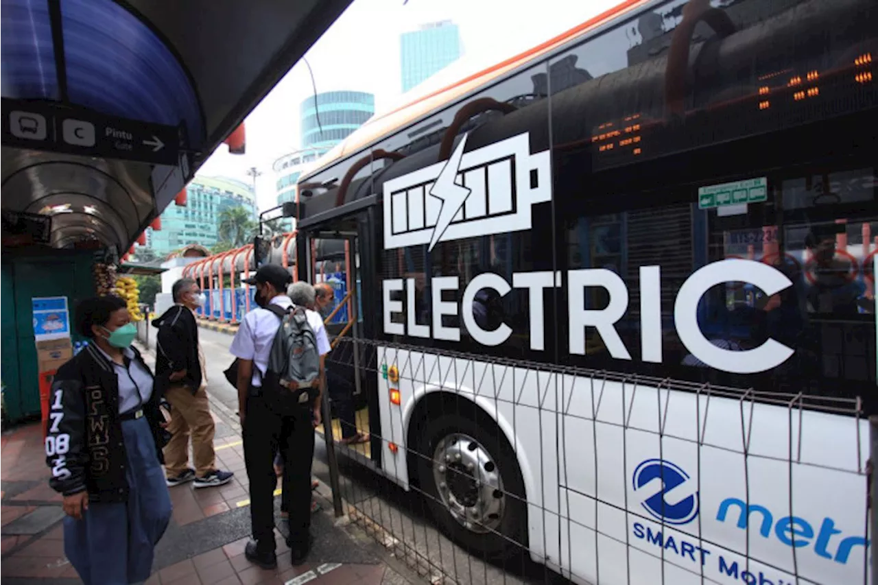 Transjakarta Ubah Rute Imbas Demo di Patung Kuda, Rabu 17 Juli 2024