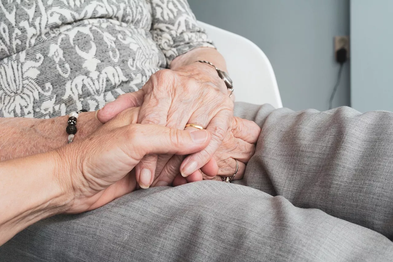 Study finds that uninsured Hispanic people are less likely to be referred to care after stroke