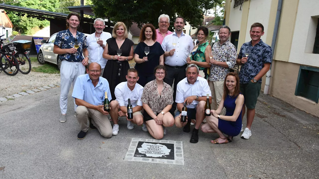 Poysdorfer Stadtwein-Winzer wurden in Stein gemeißelt