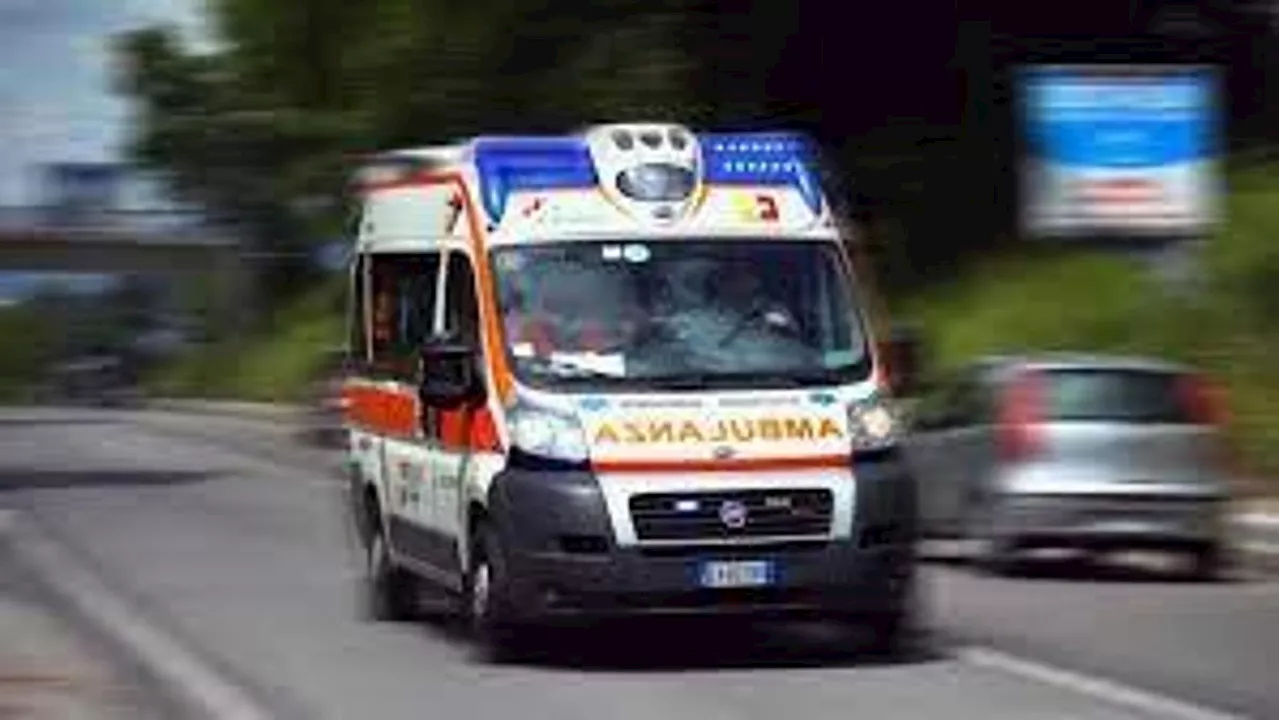 Rovigo, ambulanza viene travolta durante un soccorso: sei feriti, due gravi