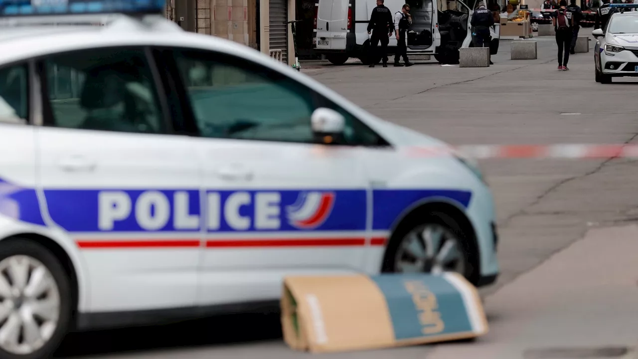 Un coche choca contra una terraza de un restaurante en París y deja varios heridos graves