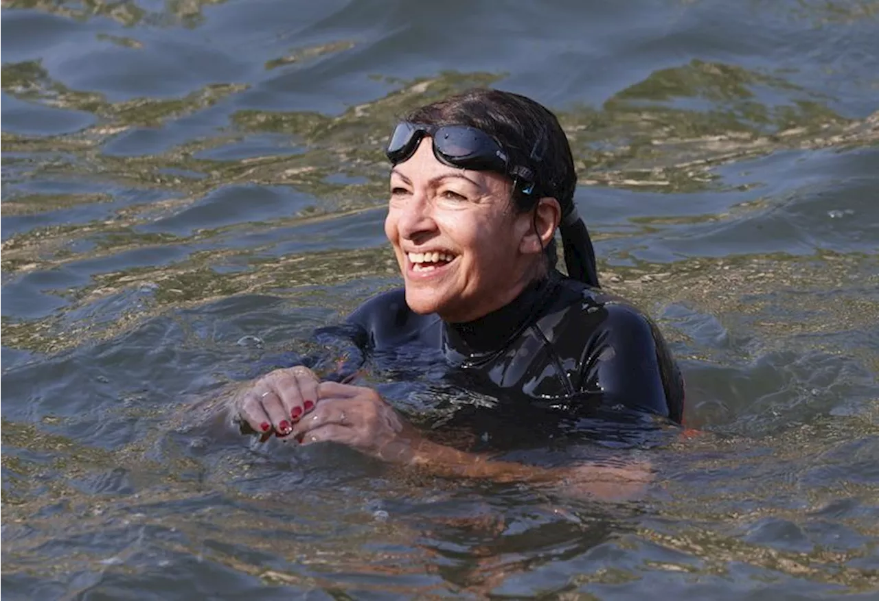 Paris mayor finally swims in Seine to prove water purity