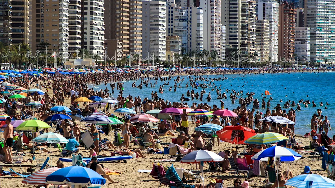 Benidorm SMOKING BAN introduced on two of Brit hols hotspot’s most popular beaches in major health c...