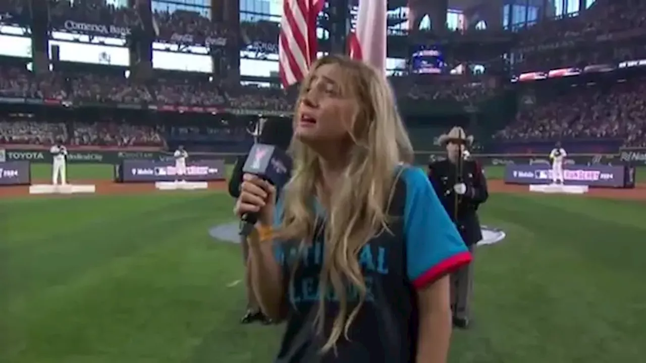 Ingrid Andress entona borracha el Himno de Estados Unidos en el Home Run Derby