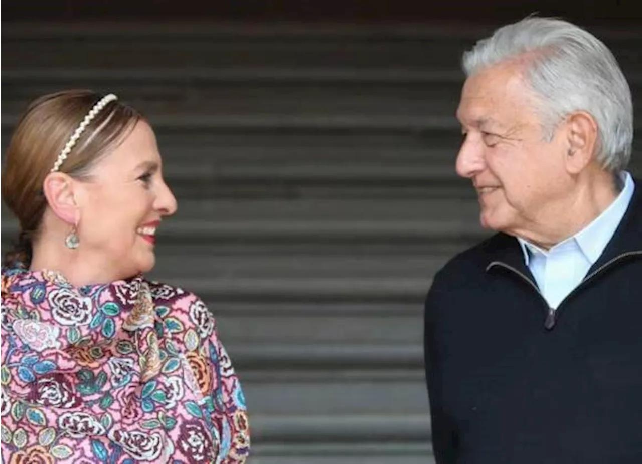 ¡Es ñoña!... AMLO felicita a Beatriz Gutiérrez Müller por su nuevo libro; ya lo está leyendo y ‘es un buen libro’