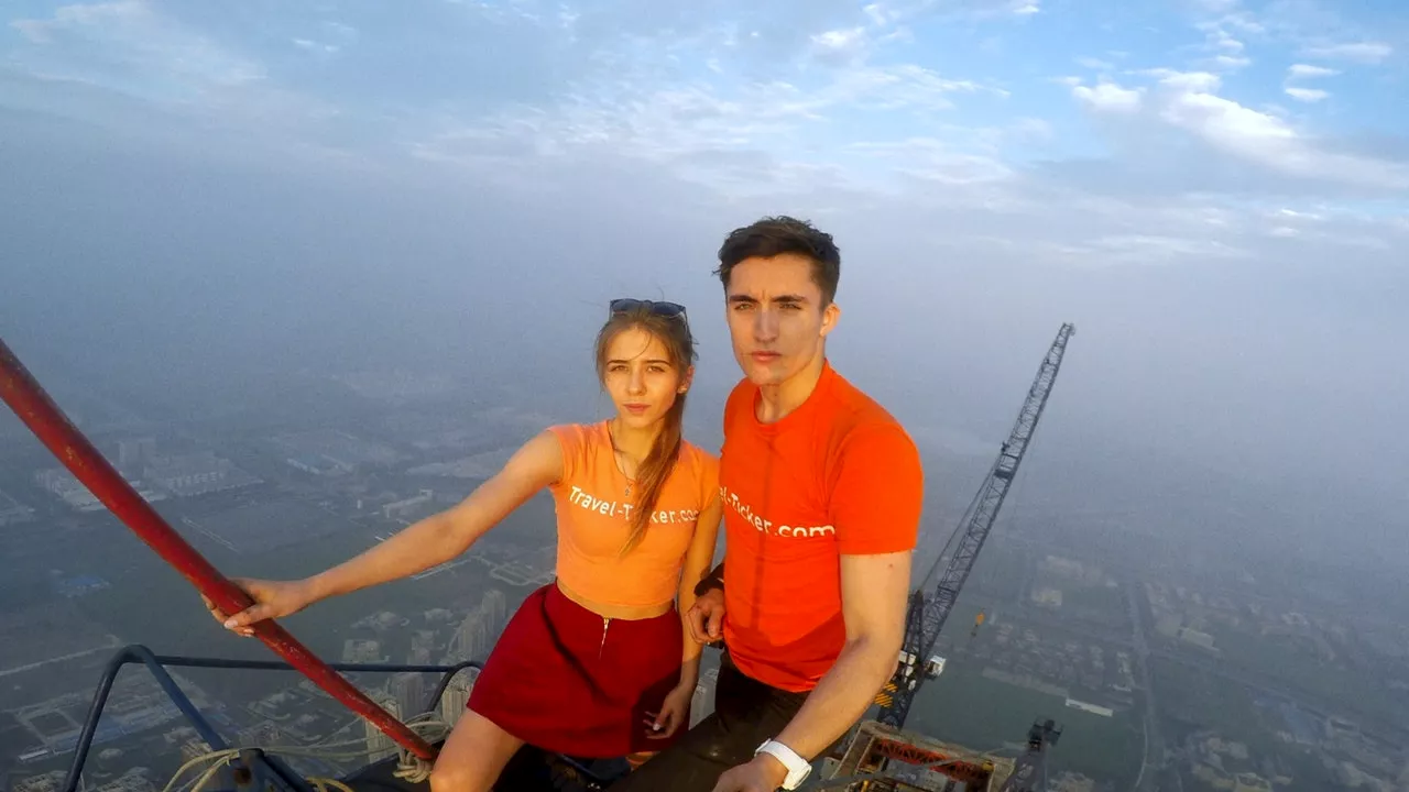 Influencer Romance Goes to Dizzying Extremes in Skywalkers: A Love Story