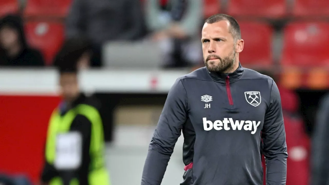 John Heitinga aangesteld als nieuwe assistent-trainer van Arne Slot bij Liverpool