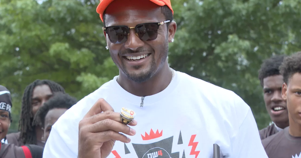 Glenville Tarblooders surprise Browns QB Deshaun Watson with state championship ring at 7-on-7 Tournament