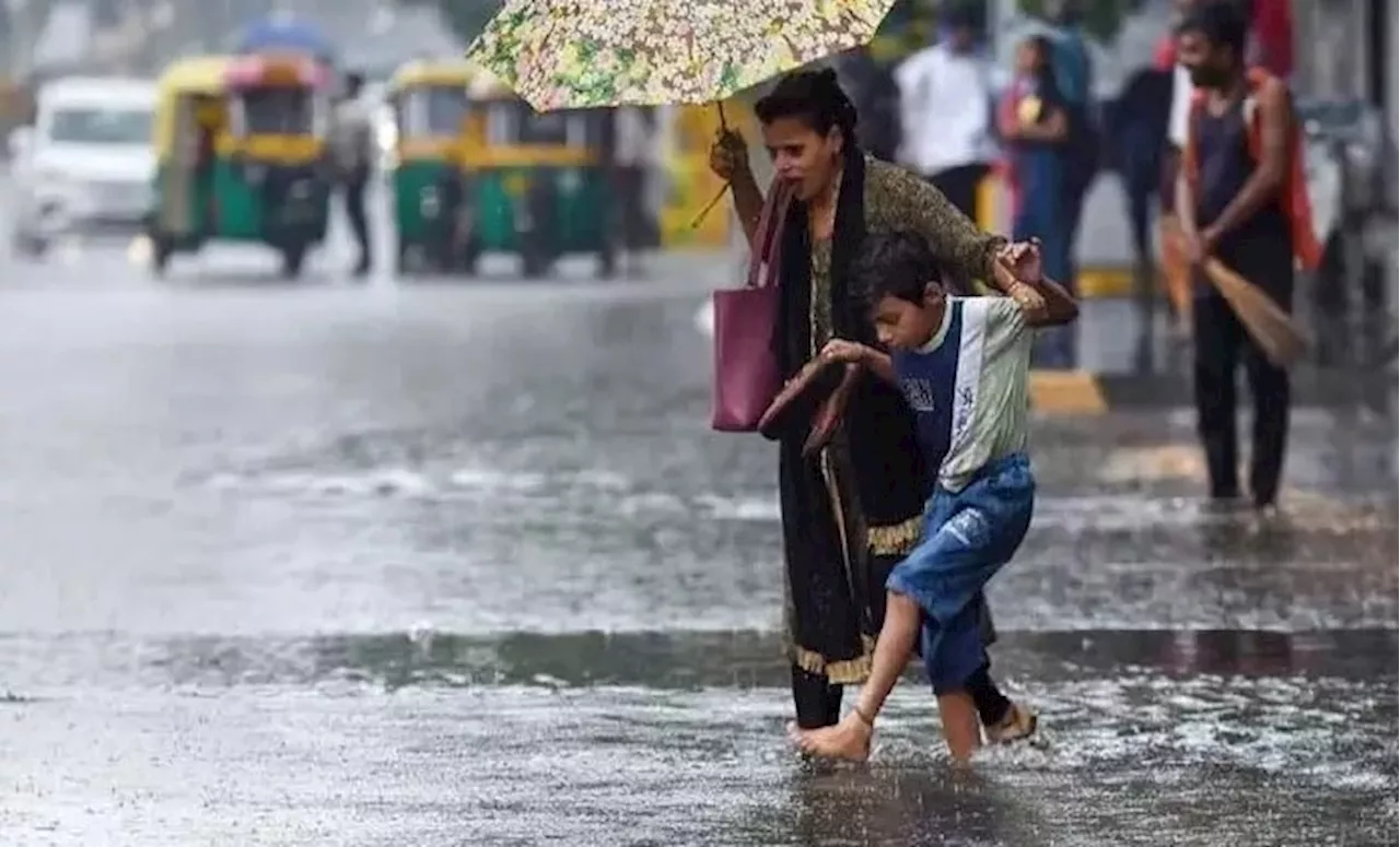 AP Heavy Rains: బంగాళాఖాతంలో అల్పపీడనం, వచ్చే 5 రోజులు ఏపీకు భారీ వర్షసూచన