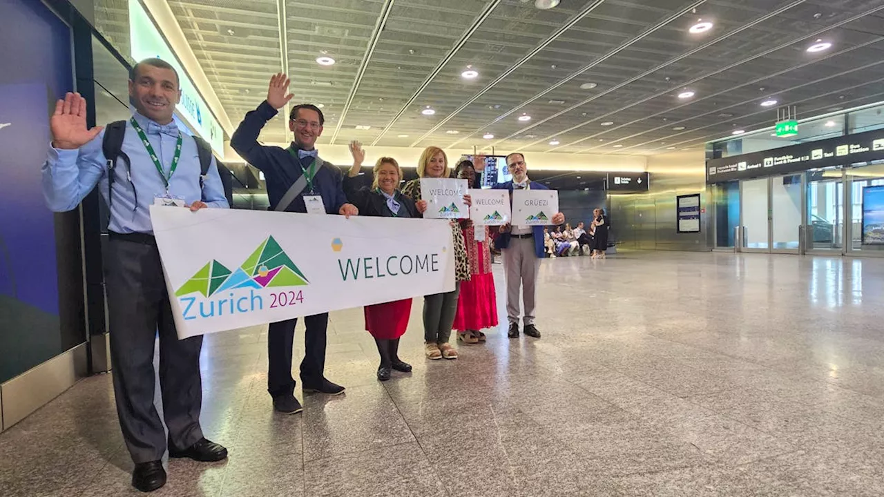 «Du bist auch da!»: Zeugen Jehovas nehmen Flughafen in Beschlag