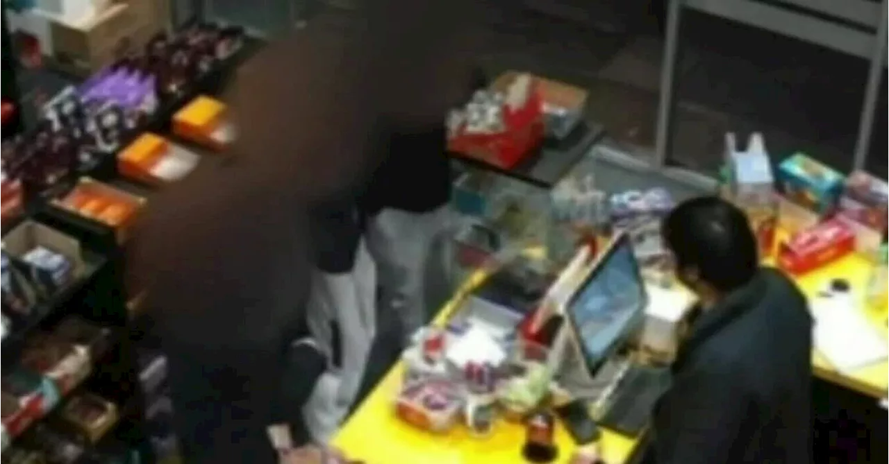 Teenagers hold up Adelaide convenience store with a Taser to steal lollies, soft drink