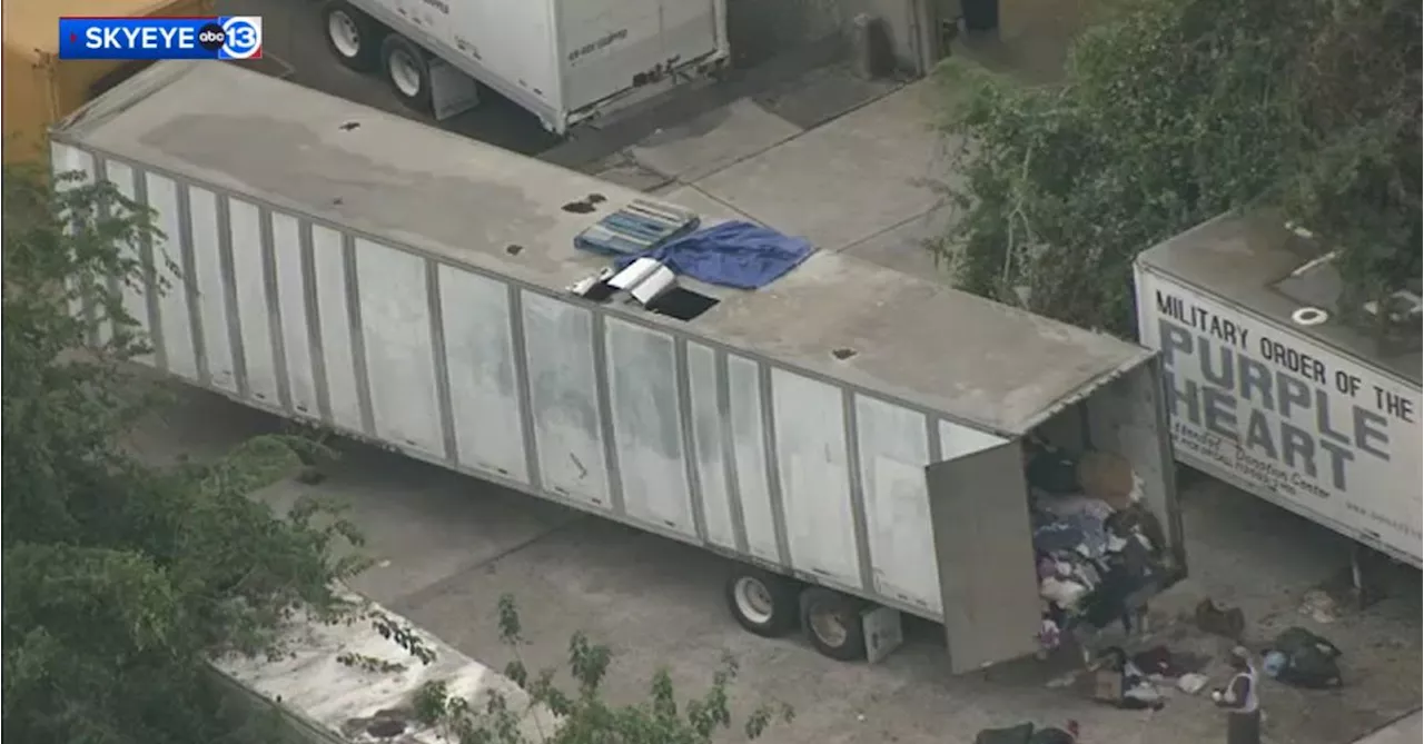 Two badly decomposed bodies found in US truck resembled 'mummies'