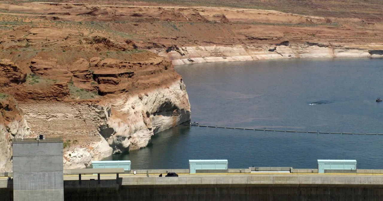 21 people fall ill due to carbon monoxide on a houseboat on Lake Powell