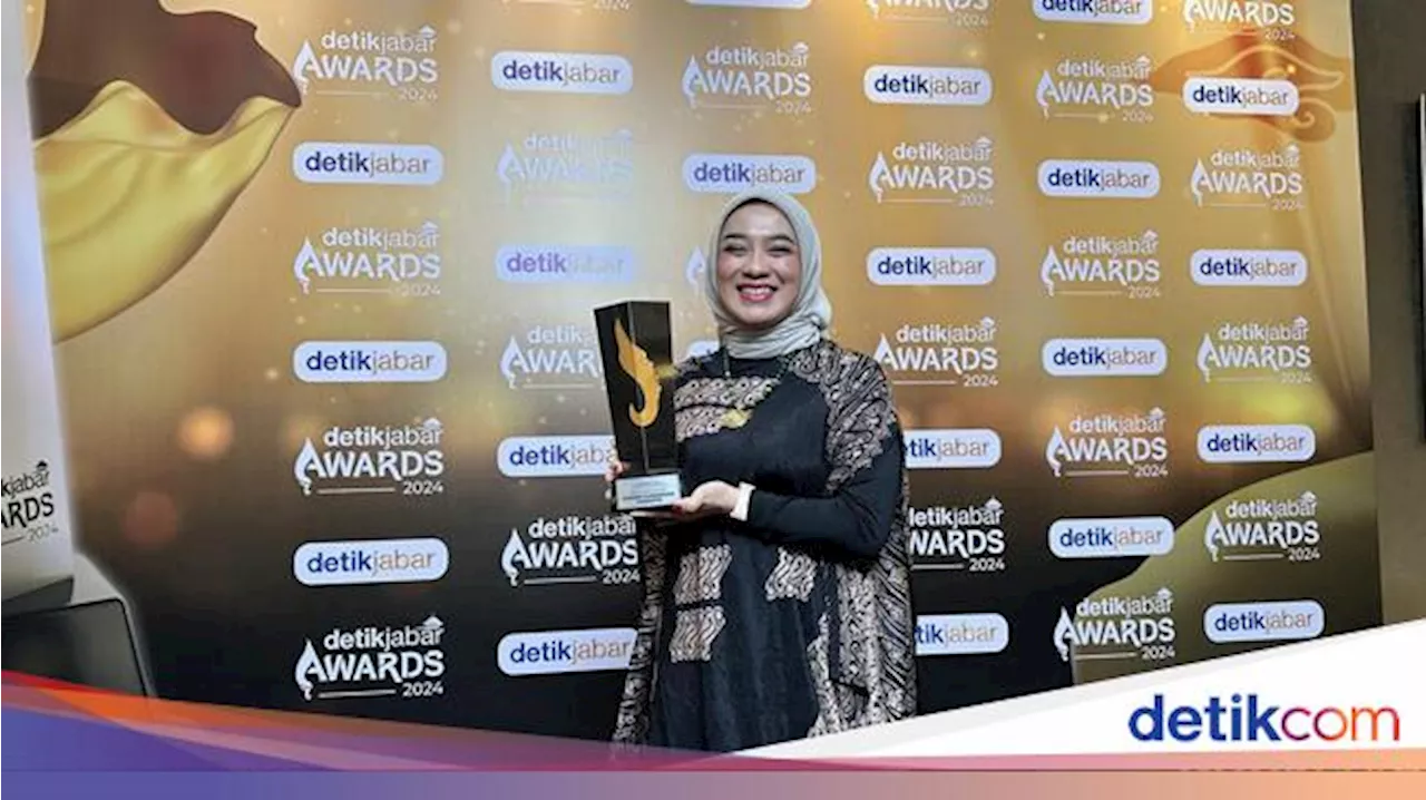 Lestarikan Budaya Wayang, Dadan Sunandar Sunarya Raih detikJabar Awards