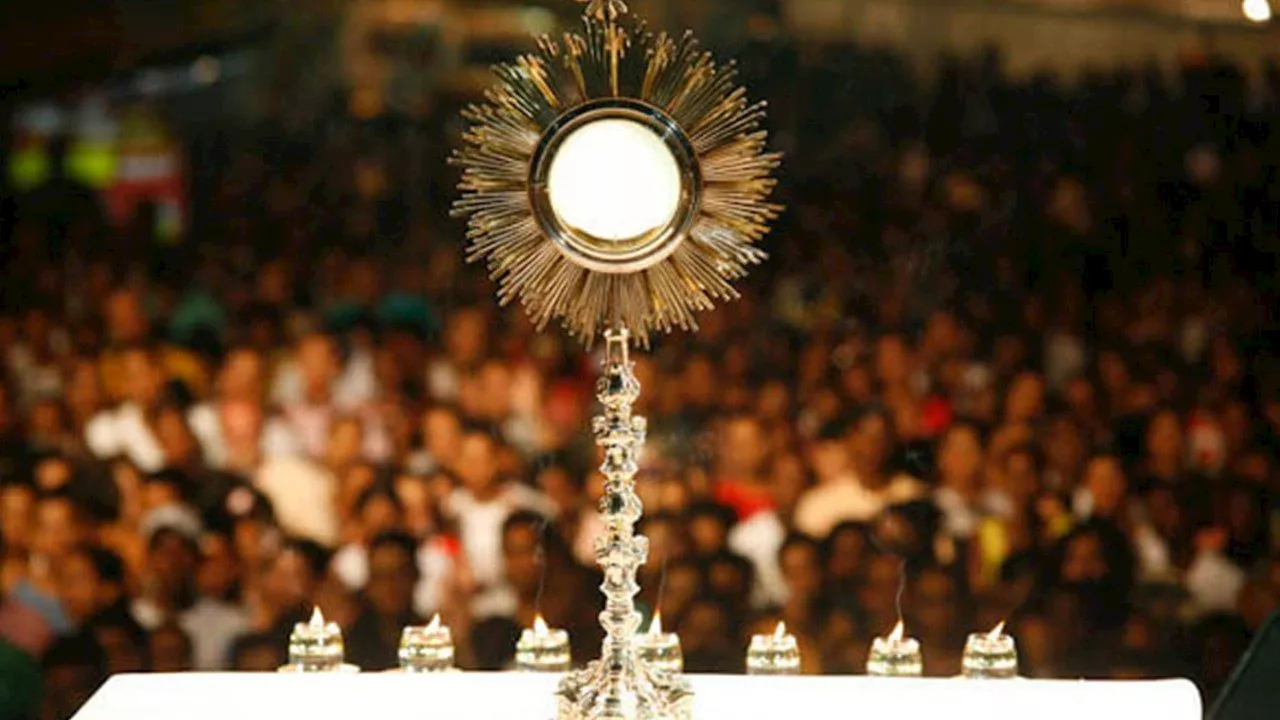 Bishop Cozzens: ‘We expect miracles’ at US Eucharistic Congress