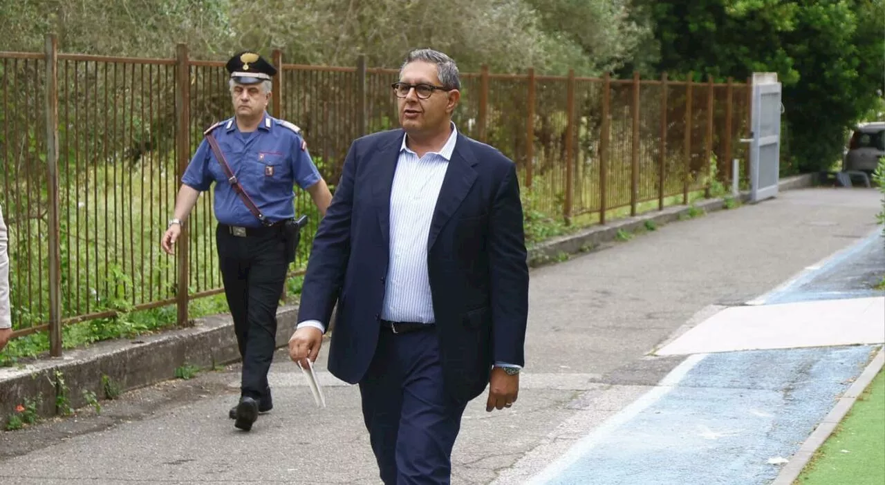 Toti arrestato di nuovo: «Finanziamento illecito». Attività politica a rischio