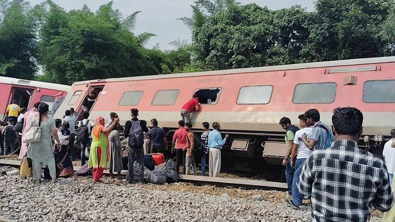 चंडीगढ़-डिब्रूगढ़ एक्सप्रेस: हादसे के बाद यात्रियों की सहायता के लिए Helpline Number जारी, इन नंबर्स पर करें कॉल