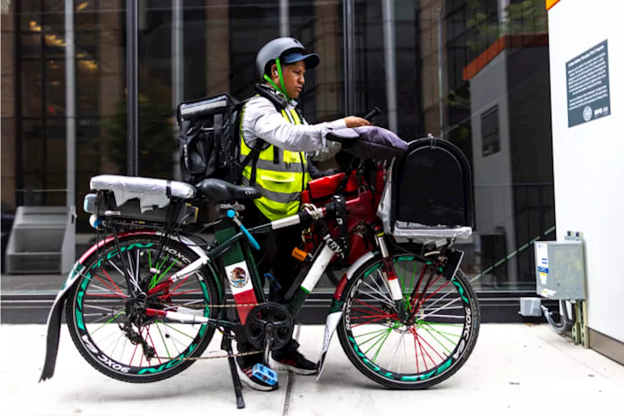 Newly arrived migrants encounter hazards of food delivery on the streets of NYC: robbers