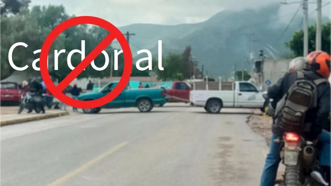 Pobladores sitian municipio en Hidalgo, nadie entra ni sale por esta razón