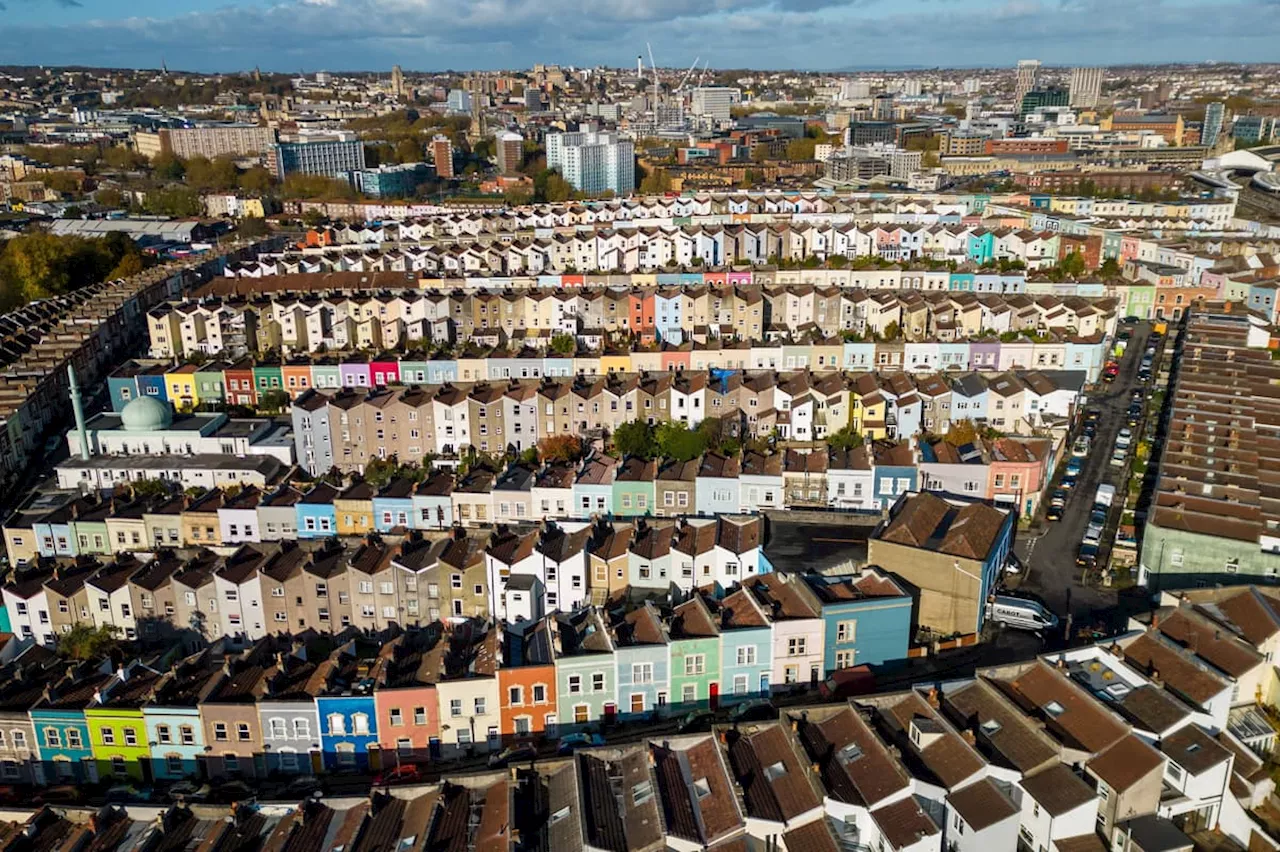 62% of UK renters put aside £100 or less each month