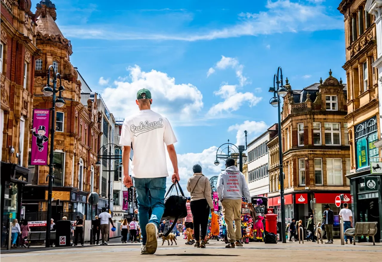 Leeds weather: Met Office forecast as 'mini heatwave' hit city with warm summer weather this week