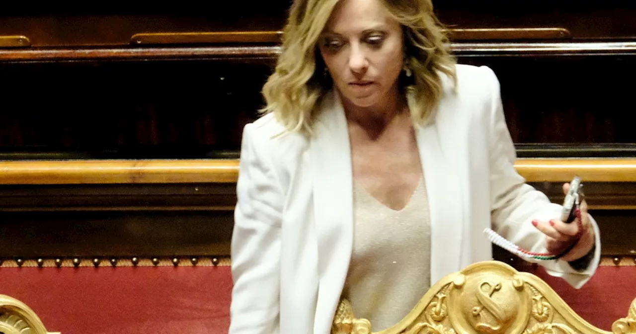 Giorgia Meloni, &#034;alta un metro e venti&#034;: la giornalista condannata