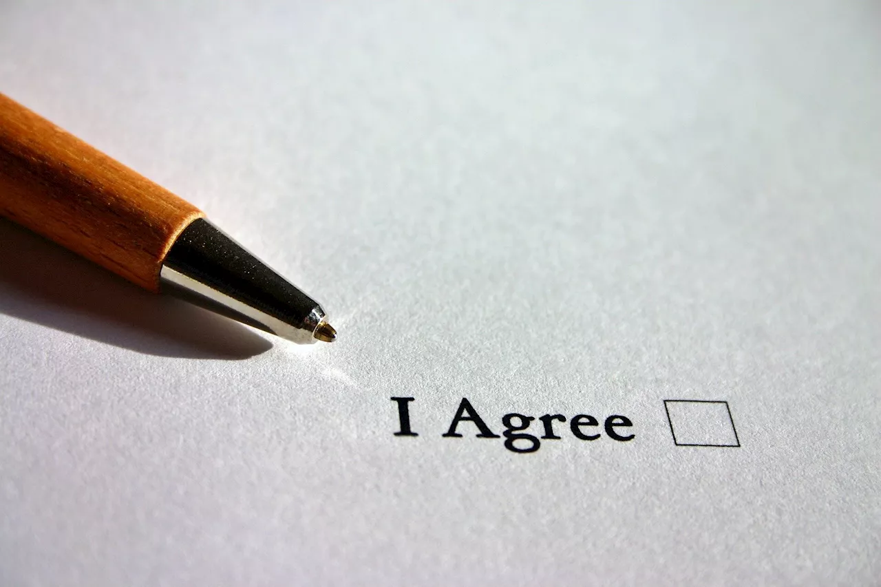 Federal mandate has improved availability of consent forms for clinical trials, researchers say