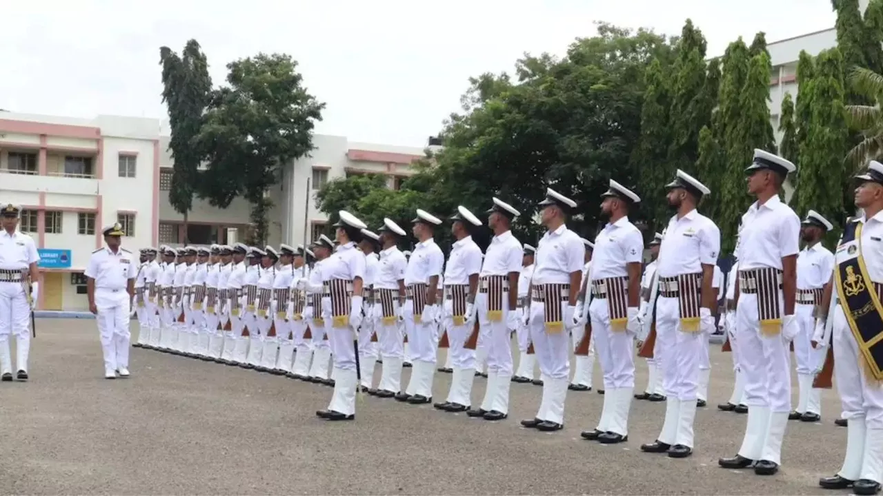 Indian Navy Jobs 2024: नौसेना में कुक, ड्राइवर, एमटीएस समेत ढेरों पदों पर नई भर्ती, 20 जुलाई से भरे जाएंगे फॉर्म