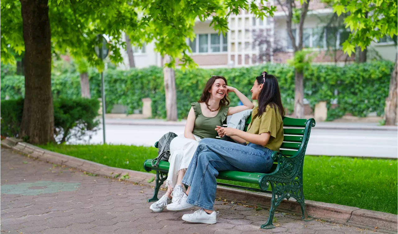 Harvard-trained researcher: People with high emotional intelligence always do 3 things when talking to others