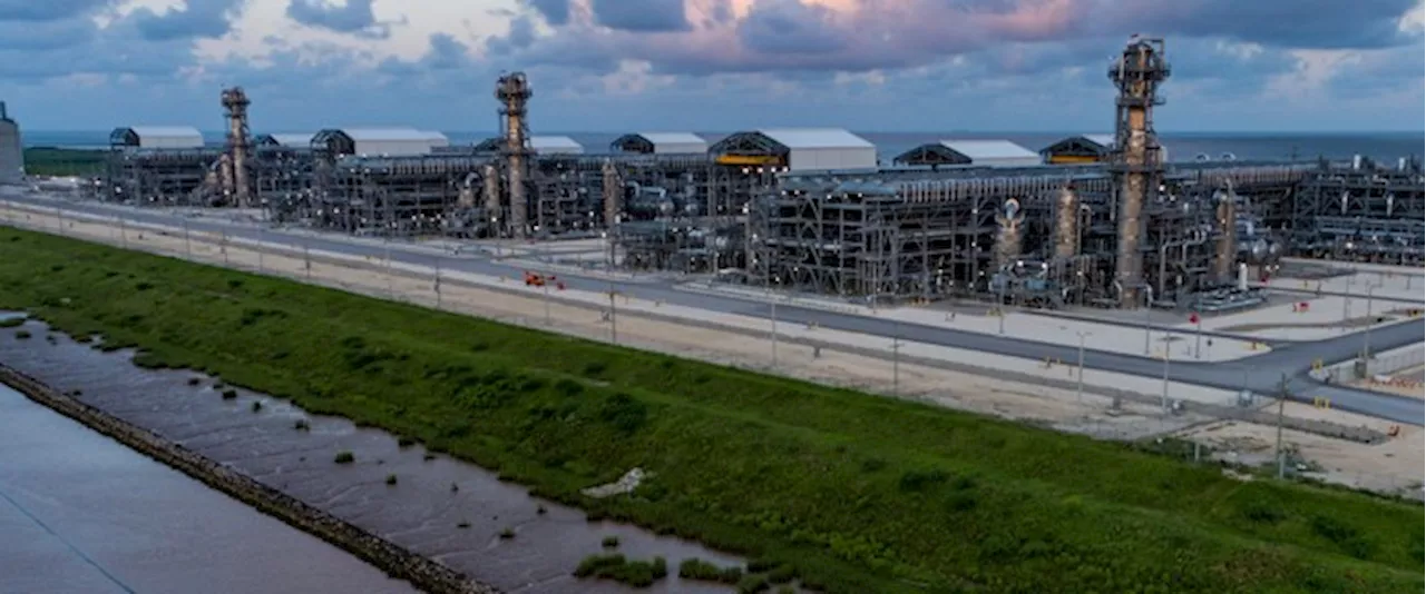 Hurricane Beryl Aftermath Sees 10 Cargoes Canceled at Freeport LNG