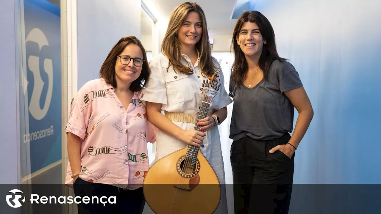 Marta Pereira da Costa aceitou tocar as músicas mais inesperadas em guitarra portuguesa